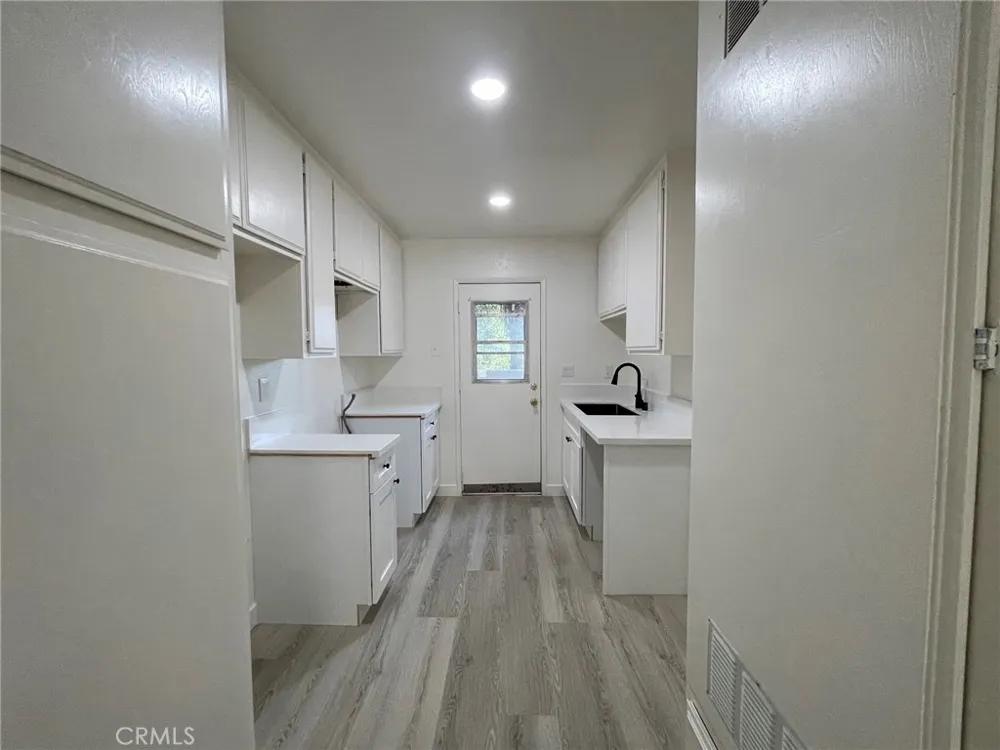 1131 S Alta Vista Avenue #F Monrovia, CA 91016