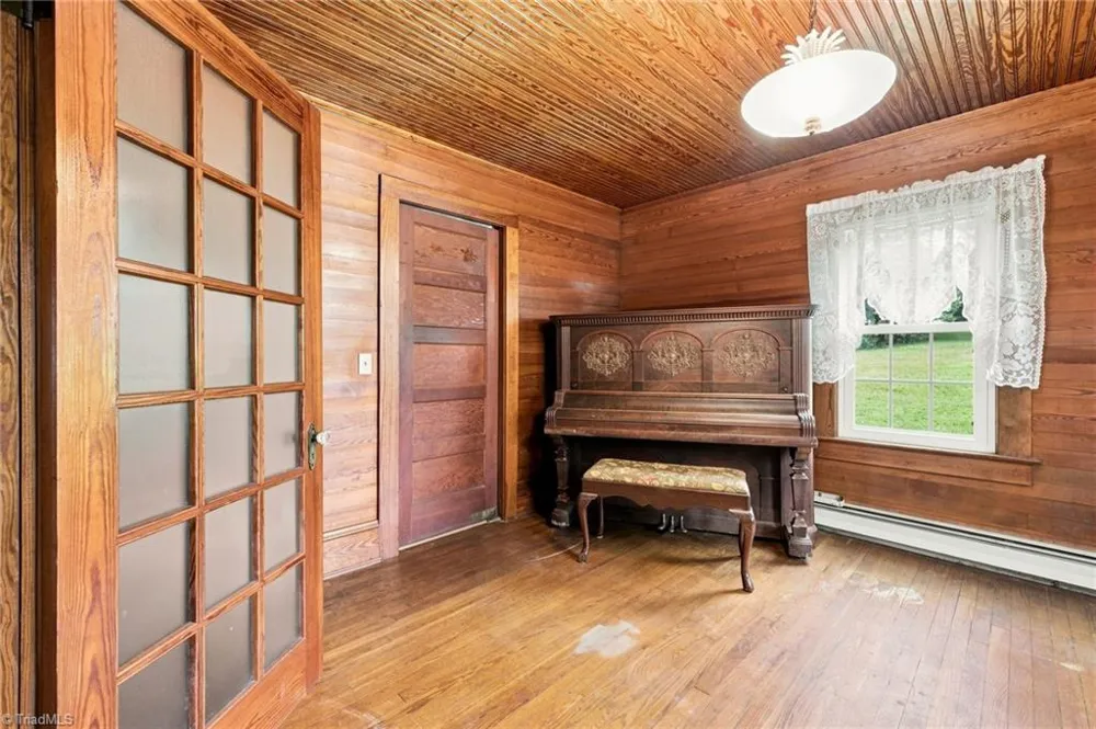 4105 Boone Trail North Wilkesboro, NC 28659