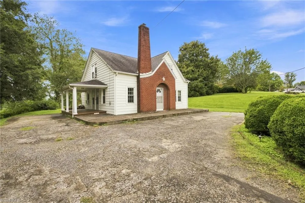 4105 Boone Trail North Wilkesboro, NC 28659