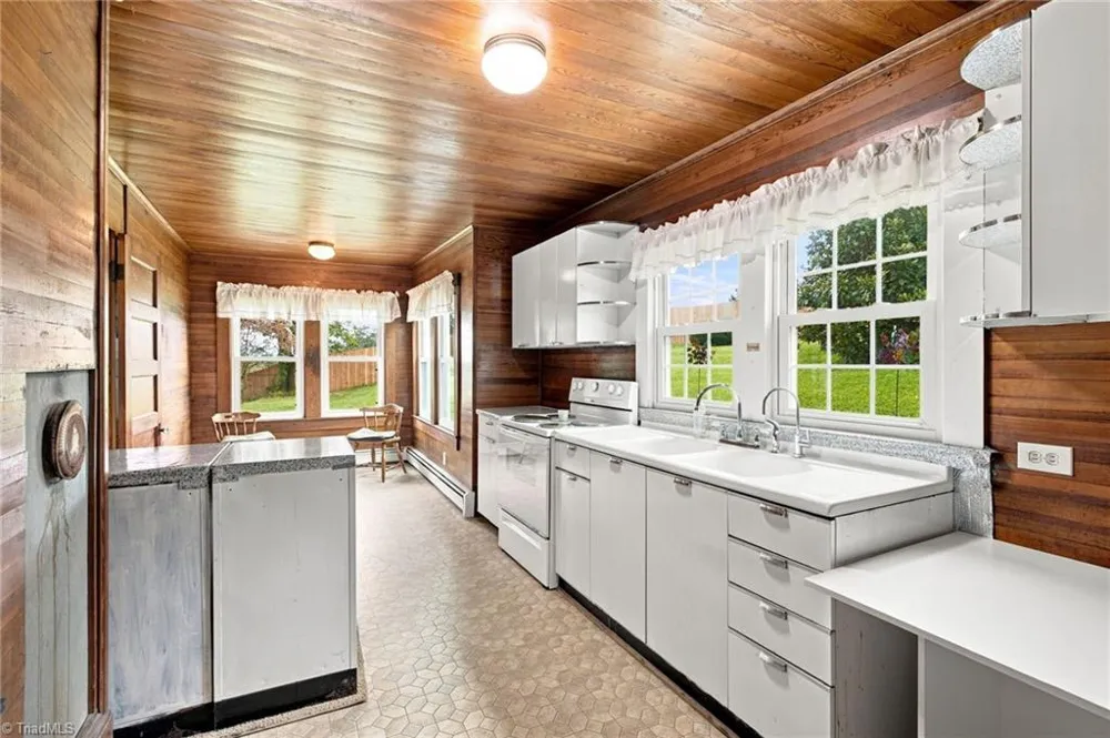 4105 Boone Trail North Wilkesboro, NC 28659