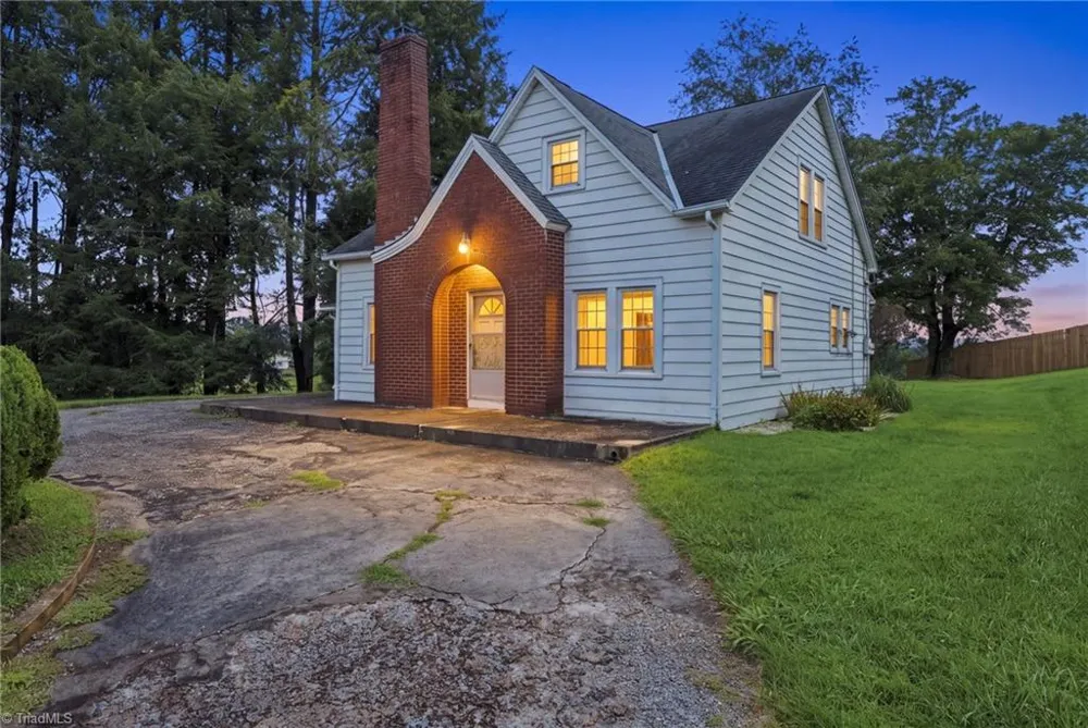 4105 Boone Trail North Wilkesboro, NC 28659