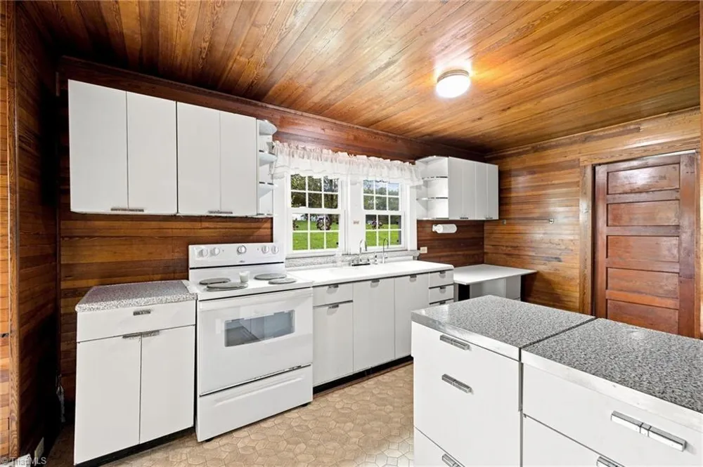 4105 Boone Trail North Wilkesboro, NC 28659