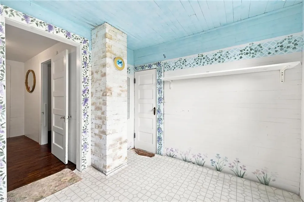 4105 Boone Trail North Wilkesboro, NC 28659