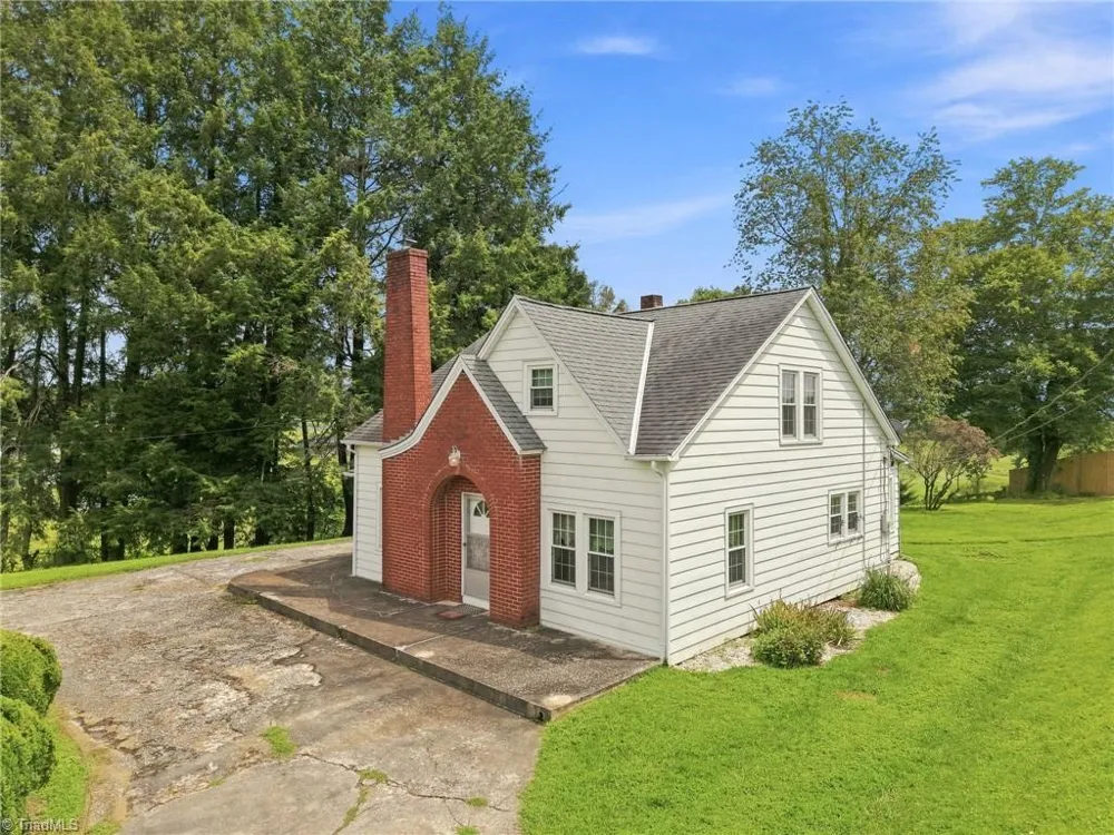 4105 Boone Trail North Wilkesboro, NC 28659