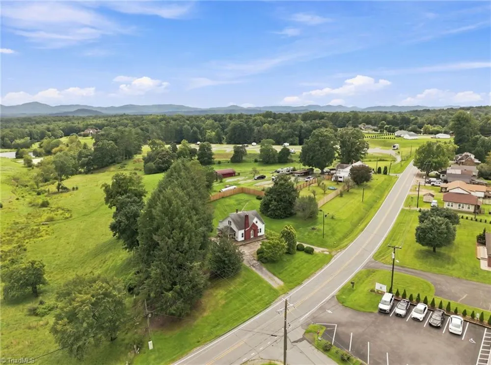 4105 Boone Trail North Wilkesboro, NC 28659