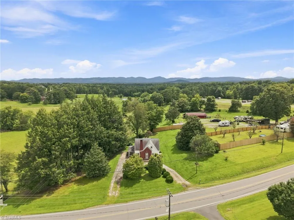 4105 Boone Trail North Wilkesboro, NC 28659