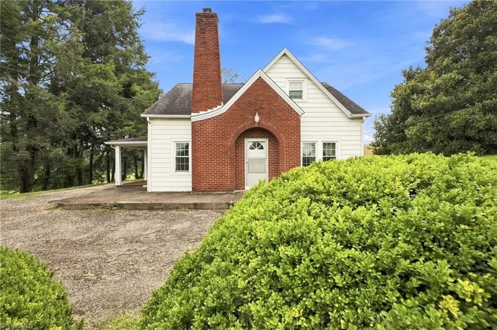 4105 Boone Trail North Wilkesboro, NC 28659