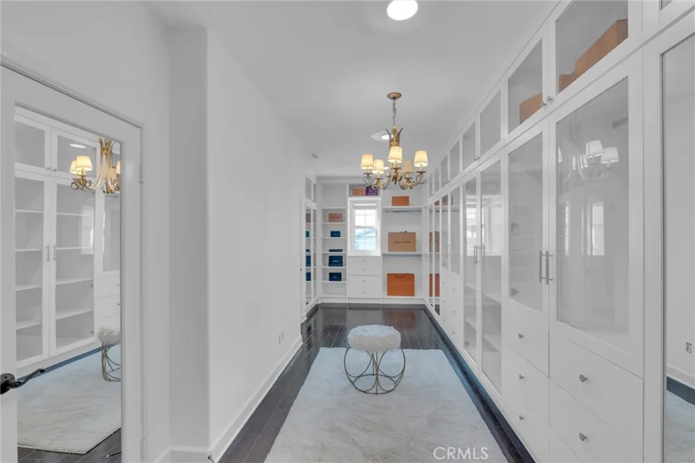 510 E. Viewcrest Azusa, CA 91702