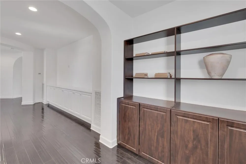 510 E. Viewcrest Azusa, CA 91702