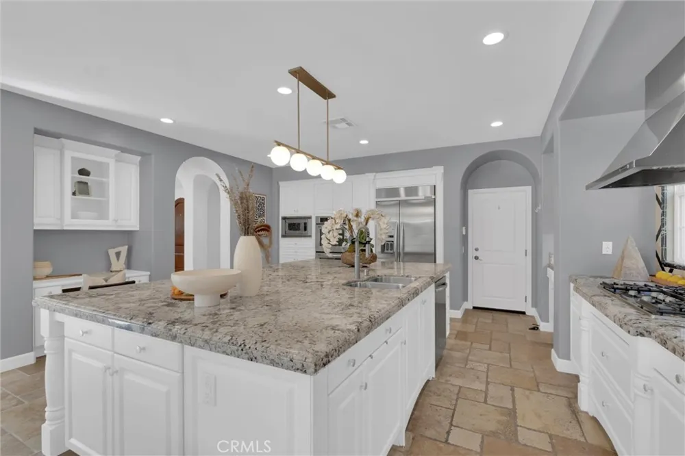 510 E. Viewcrest Azusa, CA 91702