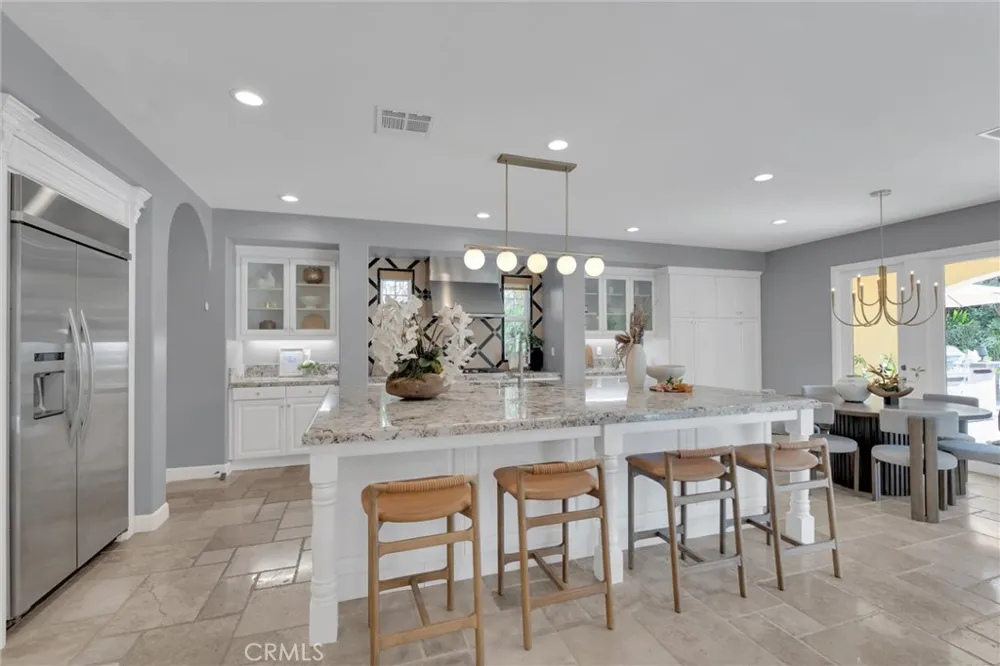510 E. Viewcrest Azusa, CA 91702
