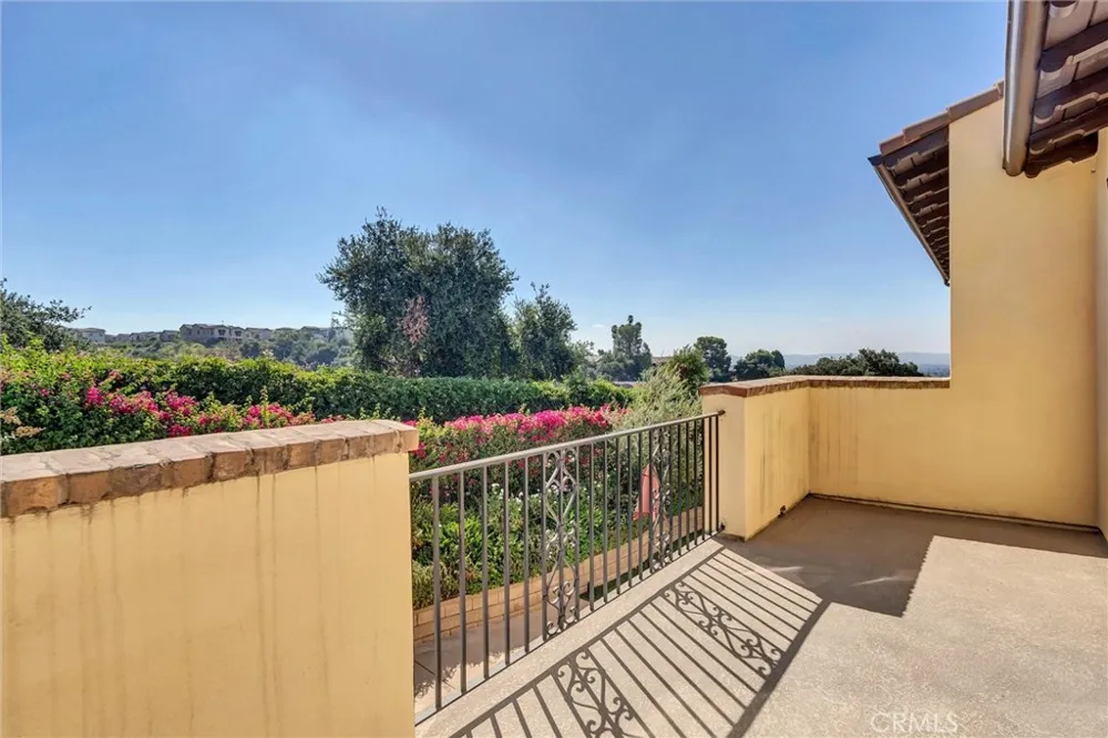 510 E. Viewcrest Azusa, CA 91702
