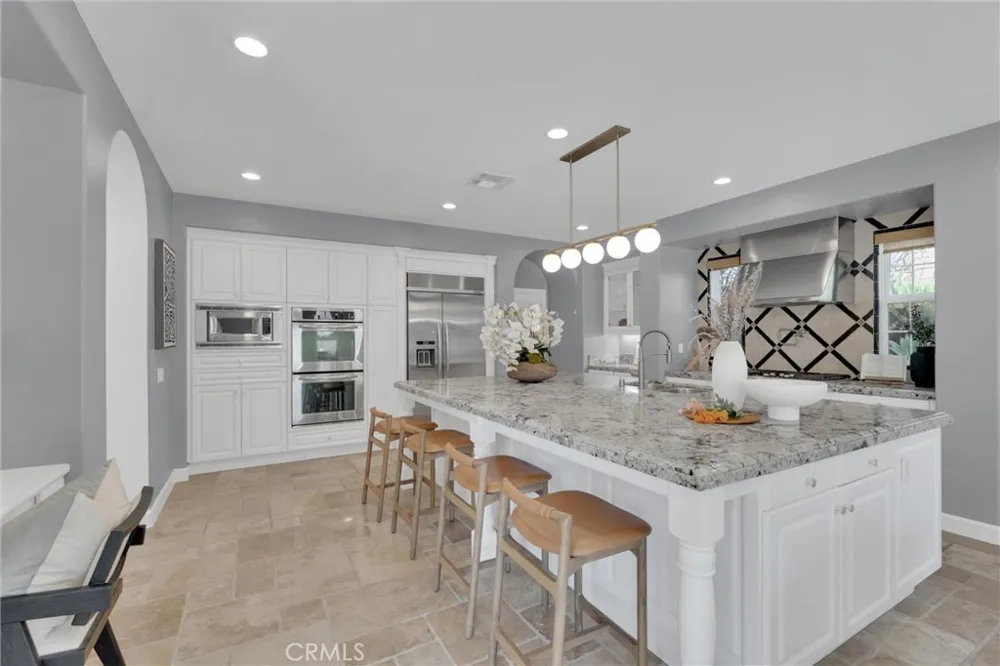 510 E. Viewcrest Azusa, CA 91702