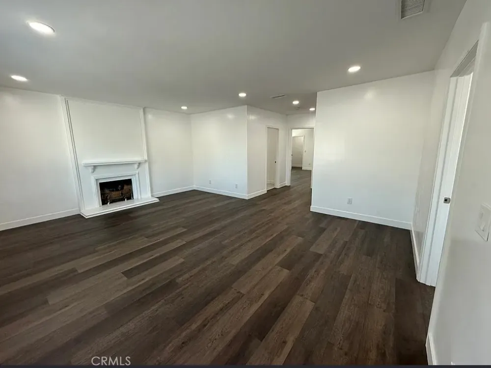 1161 La Cadena Colton, CA 92324