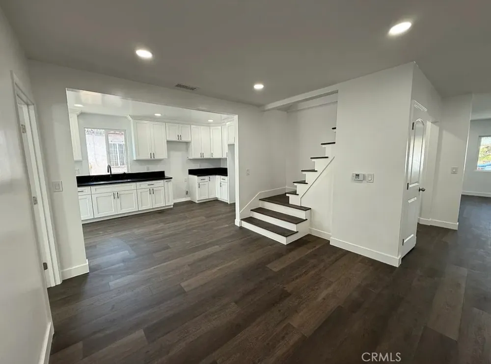 1161 La Cadena Colton, CA 92324