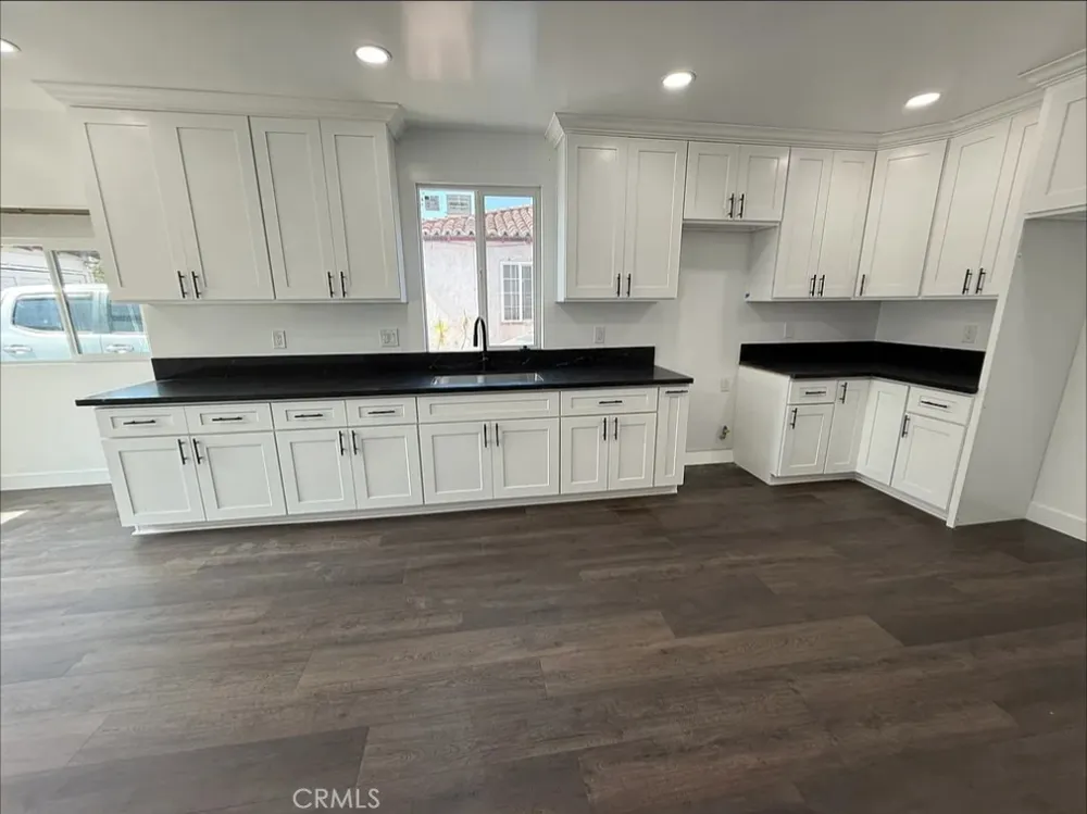 1161 La Cadena Colton, CA 92324