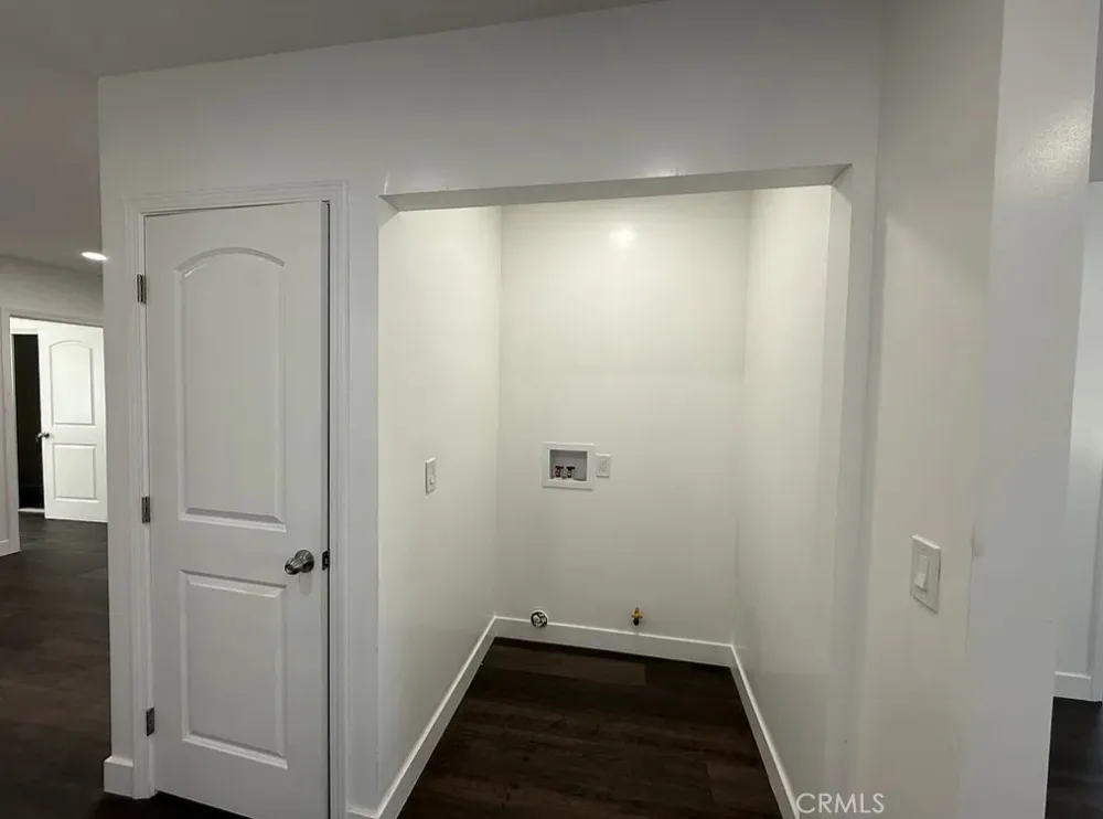 1161 La Cadena Colton, CA 92324