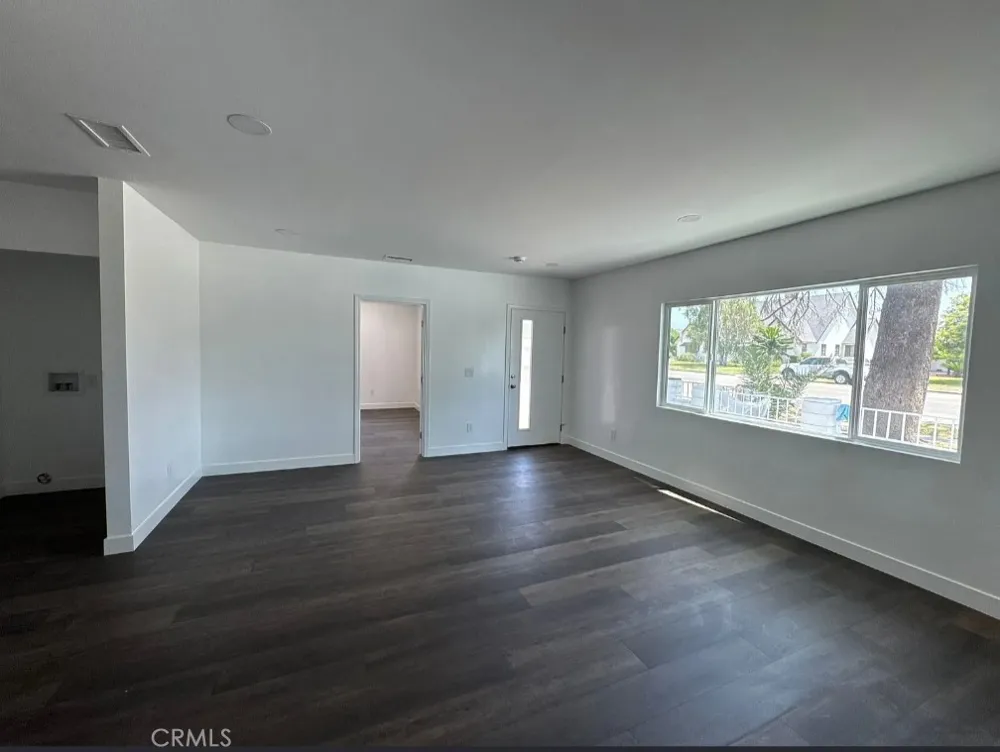 1161 La Cadena Colton, CA 92324