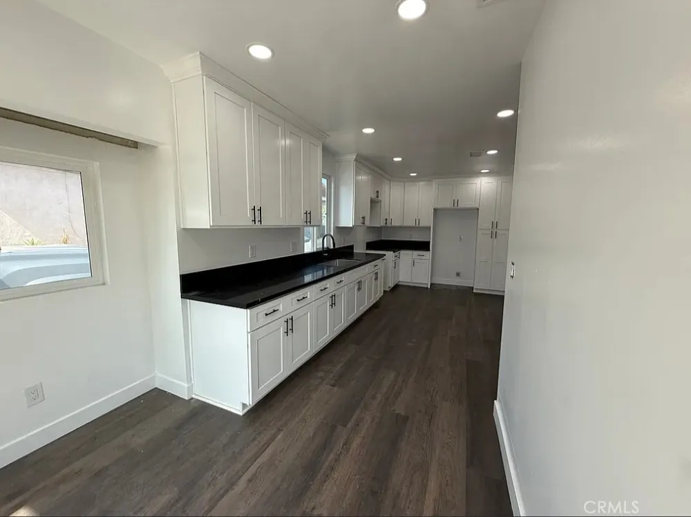1161 La Cadena Colton, CA 92324