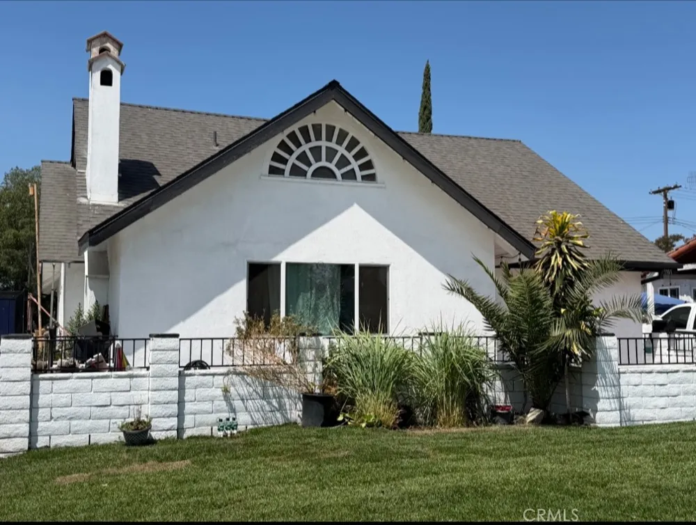 1161 La Cadena Colton, CA 92324