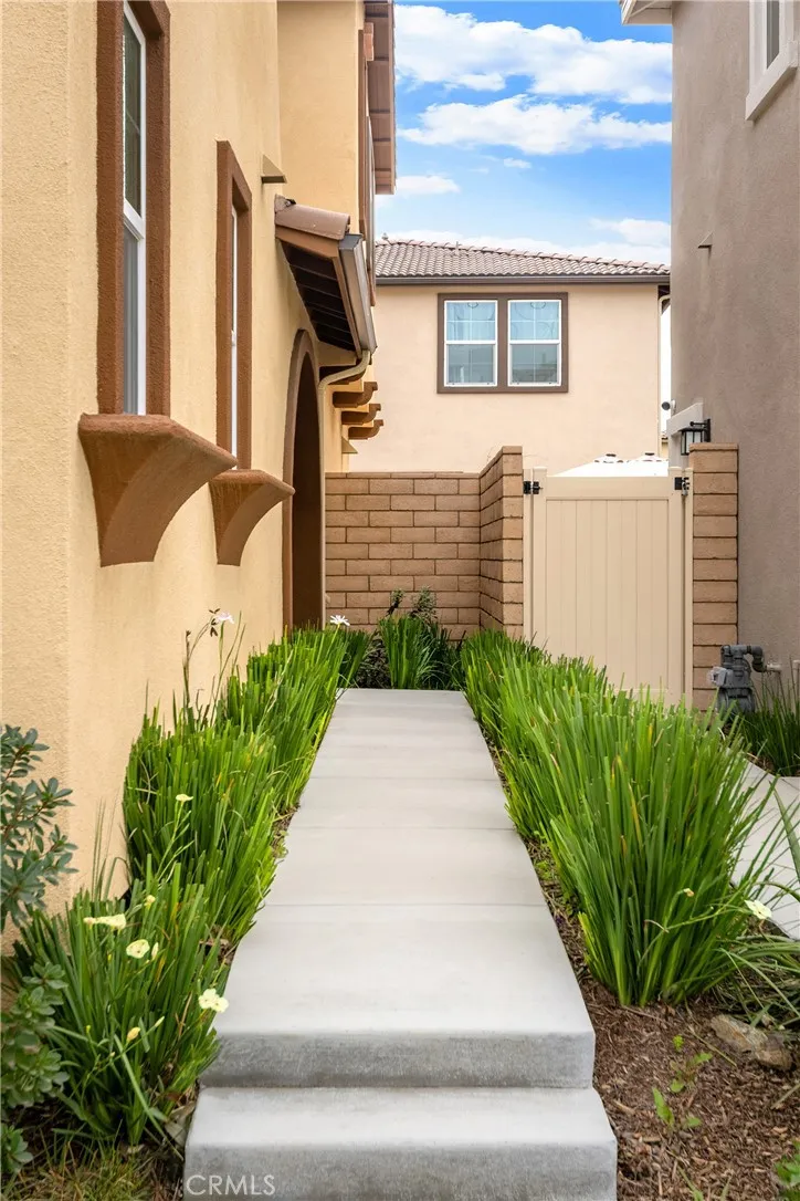 2972 E Calgary Ontario, CA 91761