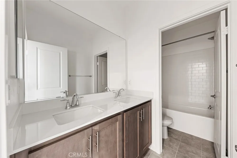 2972 E Calgary Ontario, CA 91761