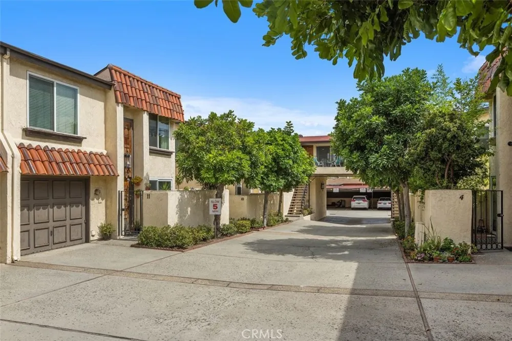 1130 W Huntington Drive #8 Arcadia, CA 91007