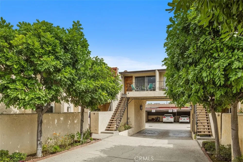 1130 W Huntington Drive #8 Arcadia, CA 91007