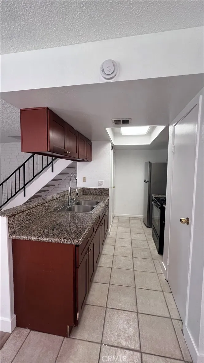 929 W Sierra Madre Azusa, CA 91702