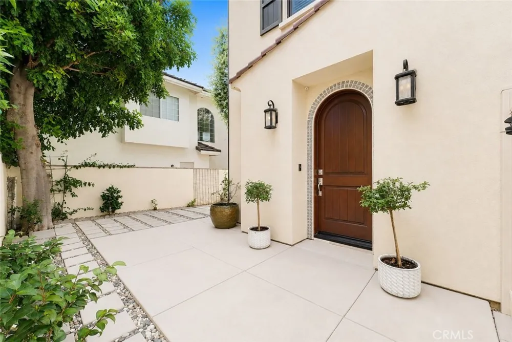 318 California Street Arcadia, CA 91006