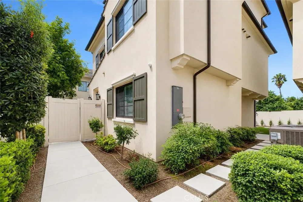 318 California Street Arcadia, CA 91006