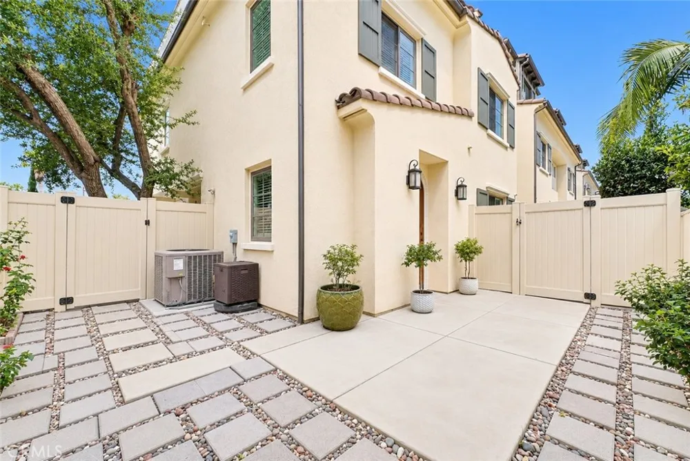 318 California Street Arcadia, CA 91006