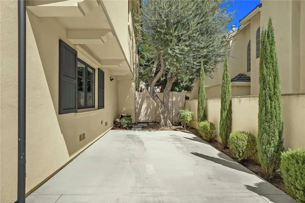 318 California Street Arcadia, CA 91006