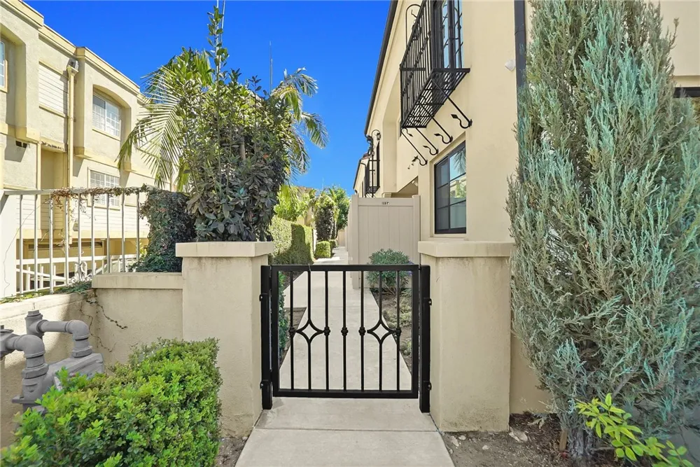 318 California Street Arcadia, CA 91006