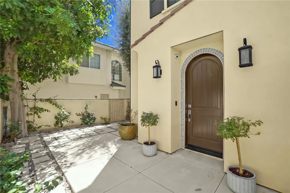 318 California Street Arcadia, CA 91006