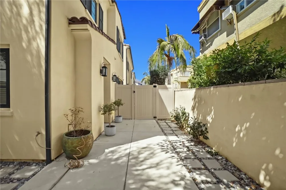 318 California Street Arcadia, CA 91006