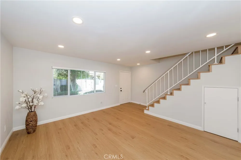 918 Huntington Dr #O Duarte, CA 91010