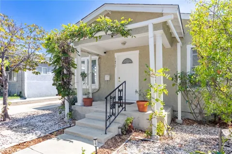 1457 E California
