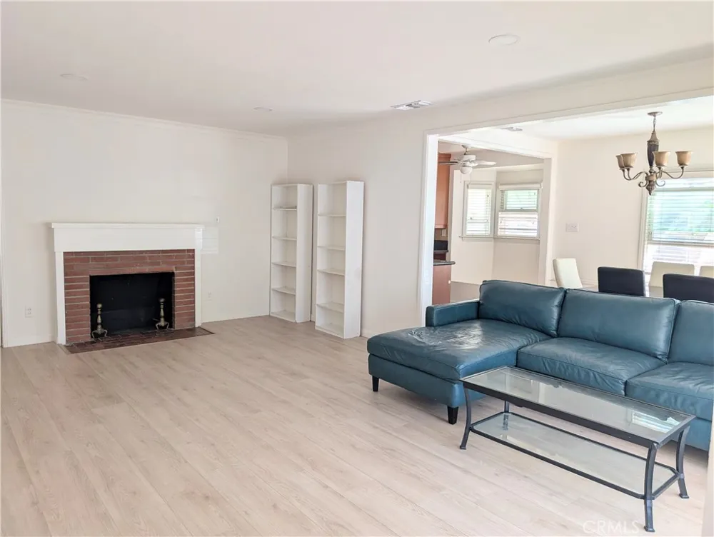 430 De La Fuente Monterey Park, CA 91754