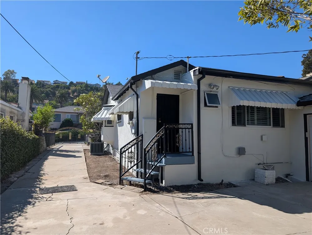 430 De La Fuente Monterey Park, CA 91754