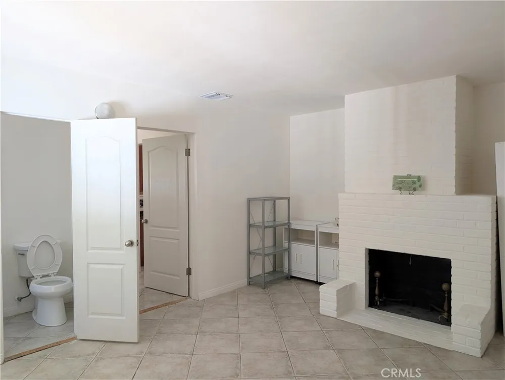 430 De La Fuente Monterey Park, CA 91754