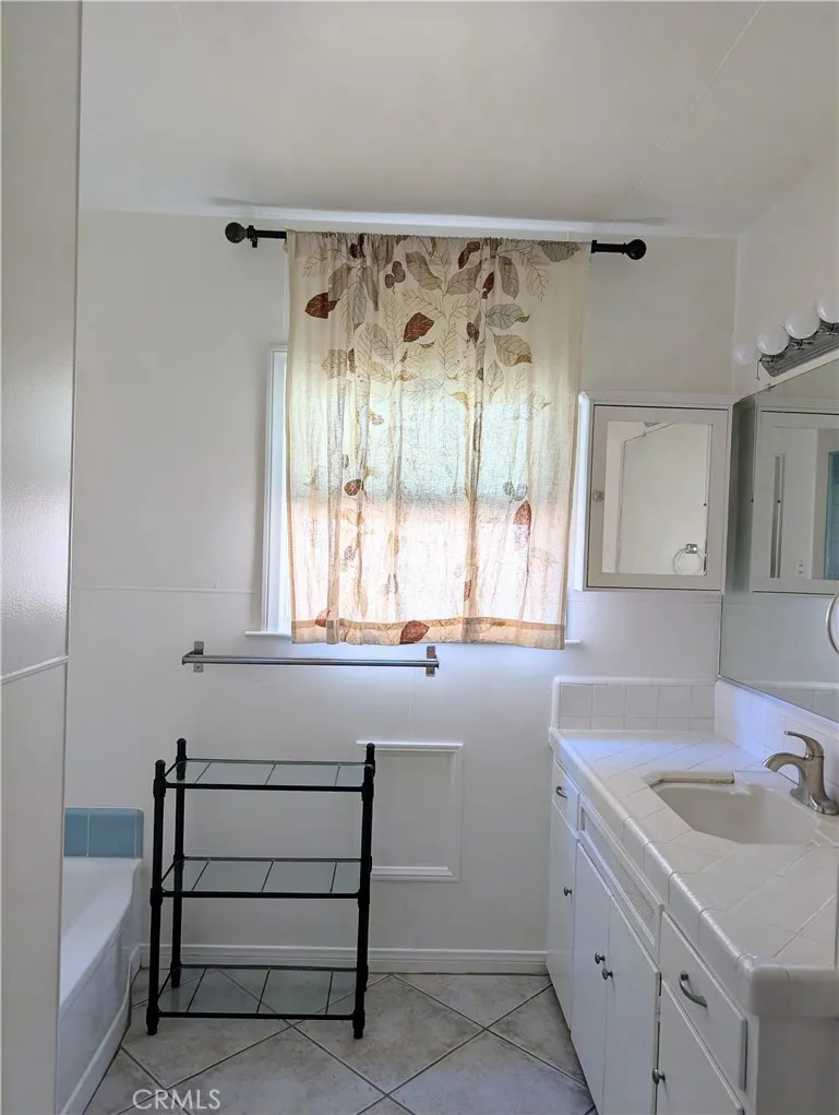 430 De La Fuente Monterey Park, CA 91754