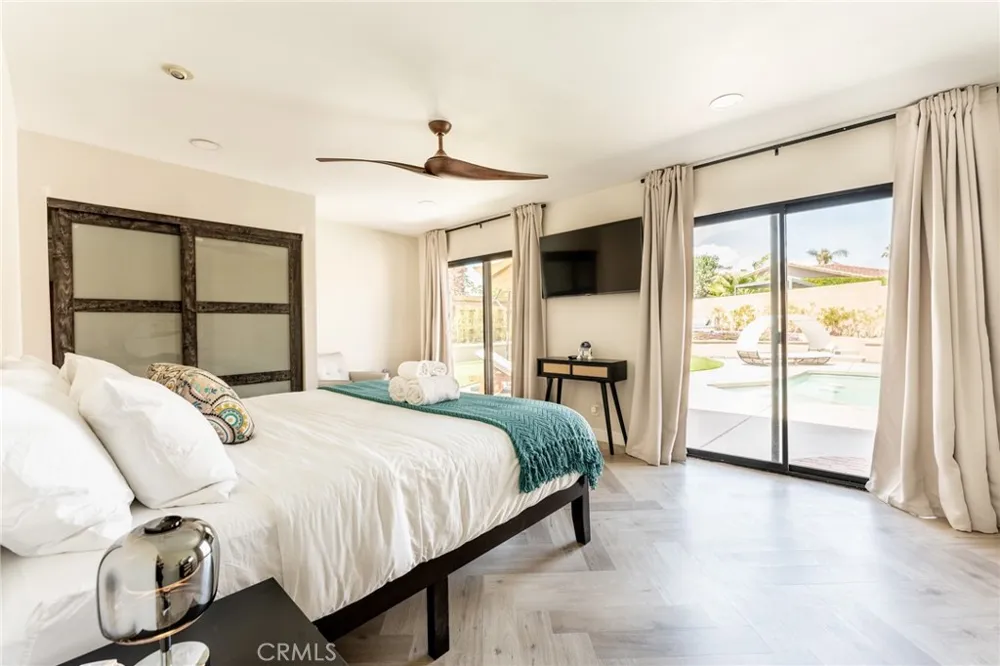575 Burton Way Palm Springs, CA 92262