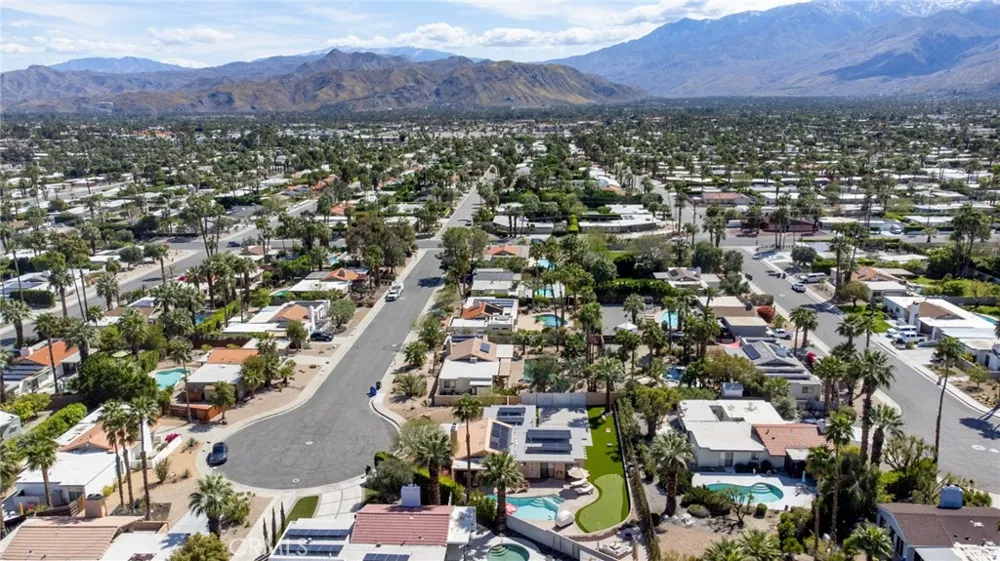 575 Burton Way Palm Springs, CA 92262