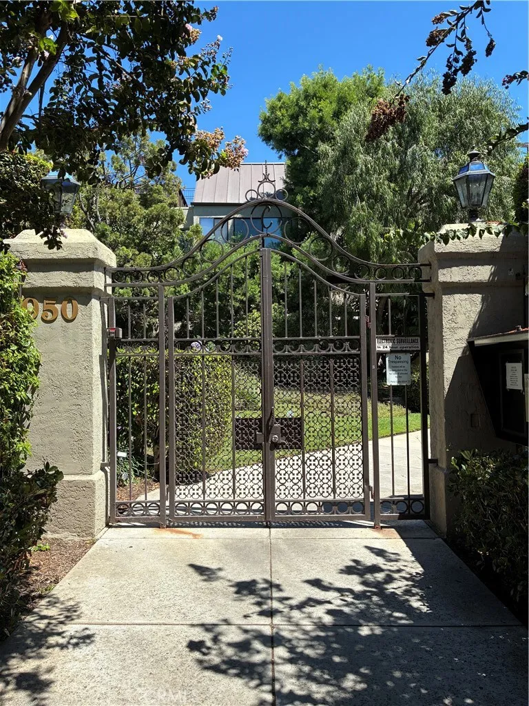 950 Kings Road #103 West Hollywood, CA 90069