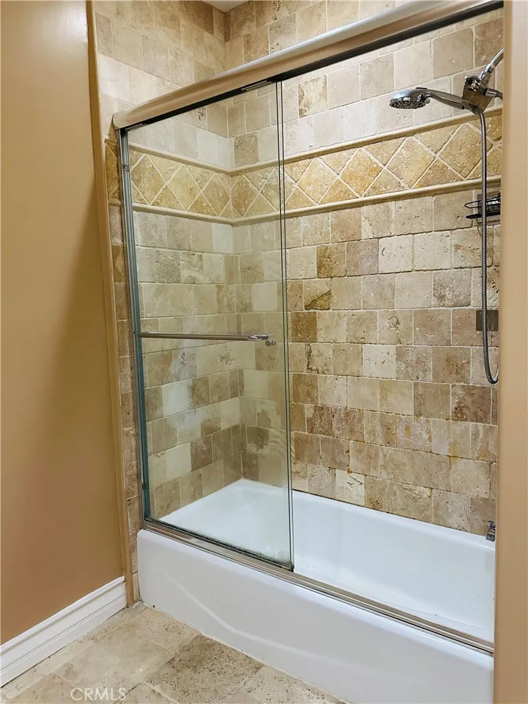 5555 Carpenter #4 Valley Village, CA 91607