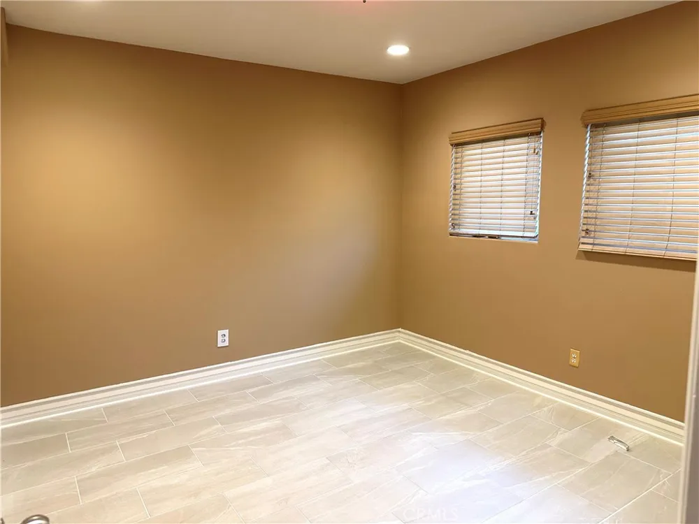 5555 Carpenter #4 Valley Village, CA 91607