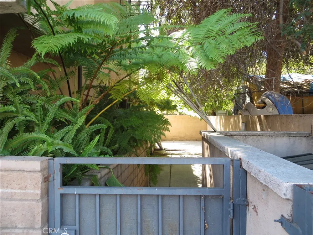 5555 Carpenter #4 Valley Village, CA 91607