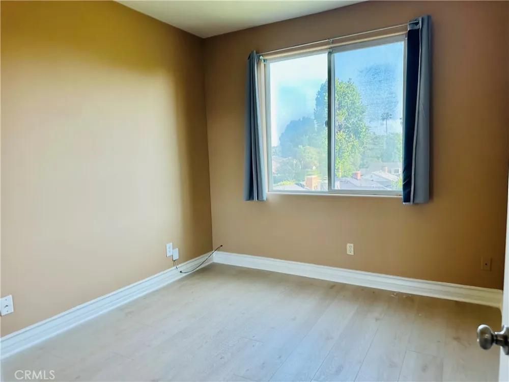 5555 Carpenter #4 Valley Village, CA 91607