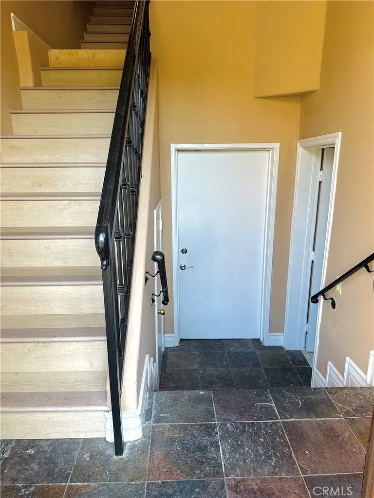 5555 Carpenter #4 Valley Village, CA 91607